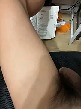 Snapshot of leeyoung_ chatting on 10/03/25, 02:47 leeyoung  online show from 10/03/25, 02:47