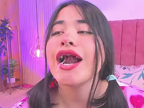 Snapshot of Maraparadise chatting on 11/13/25, 05:01 Maraparadise online show from 11/13/25, 05:01