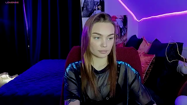 Snapshot of KitsyMoore chatting on 10/25/25, 01:29 KitsyMoore online show from 10/25/25, 01:29