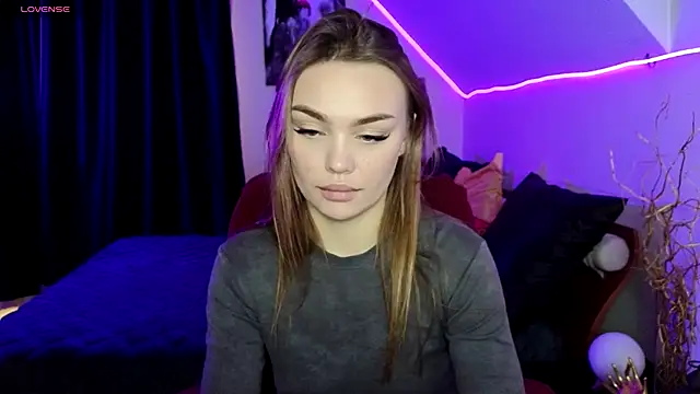 Snapshot of KitsyMoore chatting on 11/17/25, 01:06 KitsyMoore online show from 11/17/25, 01:06