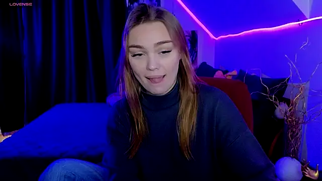 Snapshot of KitsyMoore chatting on 11/24/25, 01:11 KitsyMoore online show from 11/24/25, 01:11