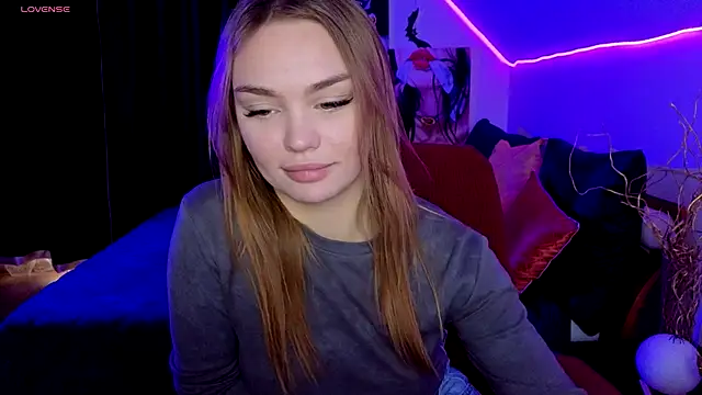 Snapshot of KitsyMoore chatting on 11/29/25, 01:03 KitsyMoore online show from 11/29/25, 01:03