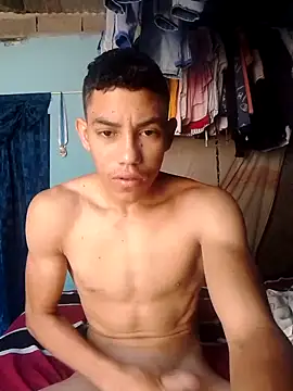 Snapshot of SalariedNudist chatting on 10/04/25, 03:21 SalariedNudist online show from 10/04/25, 03:21