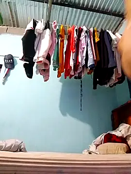 Snapshot of SalariedNudist chatting on 11/17/25, 07:41 SalariedNudist online show from 11/17/25, 07:41