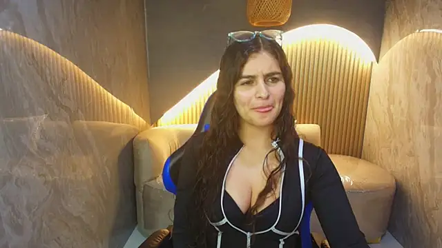 dany r  online show from 10/24/25, 01:07