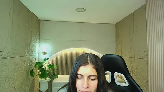 dany r  online show from 11/21/25, 12:37