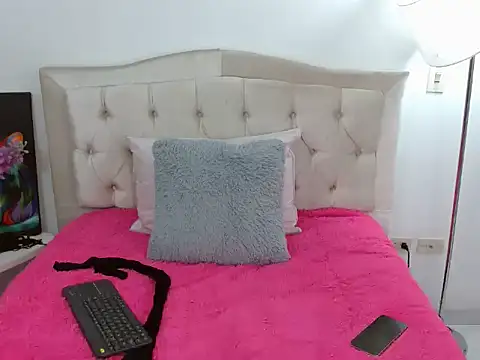 Snapshot of Arianaskyblue chatting on 10/09/25, 11:58 Arianaskyblue online show from 10/09/25, 11:58