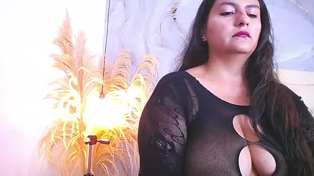 Snapshot of Samy_moore14 chatting on 10/30/25, 02:07 Samy moore14 online show from 10/30/25, 02:07