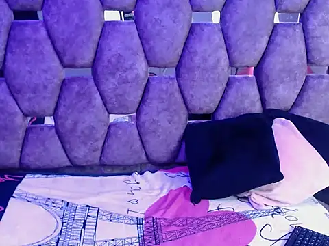 burbuja pink  online show from 03/10/26, 04:06