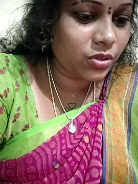 sweetqueen143 online show from 09/29/25, 03:06