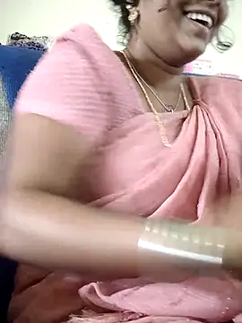 sweetqueen143 online show from 10/04/25, 06:00