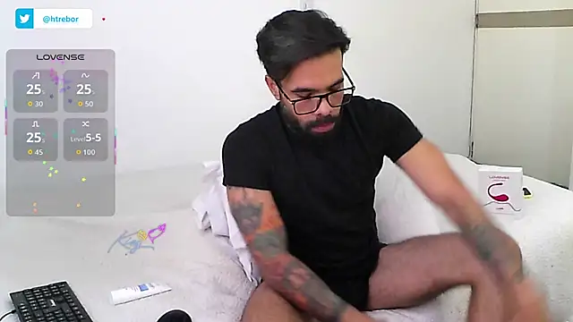 Snapshot of htrebor87 chatting on 02/12/26, 07:31 htrebor87 online show from 02/12/26, 07:31