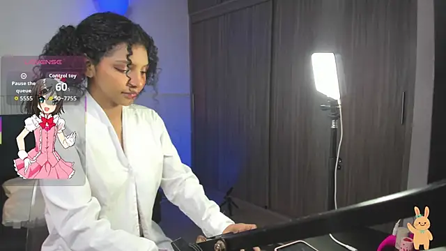 Snapshot of natalia_blue chatting on 10/14/25, 03:13 natalia blue online show from 10/14/25, 03:13