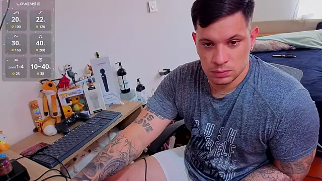 Snapshot of ryden_01 chatting on 11/11/25, 03:12 ryden 01 online show from 11/11/25, 03:12