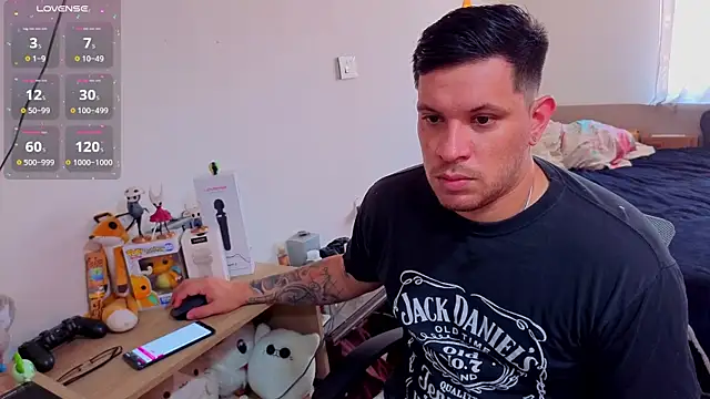 Snapshot of ryden_01 chatting on 11/14/25, 05:11 ryden 01 online show from 11/14/25, 05:11