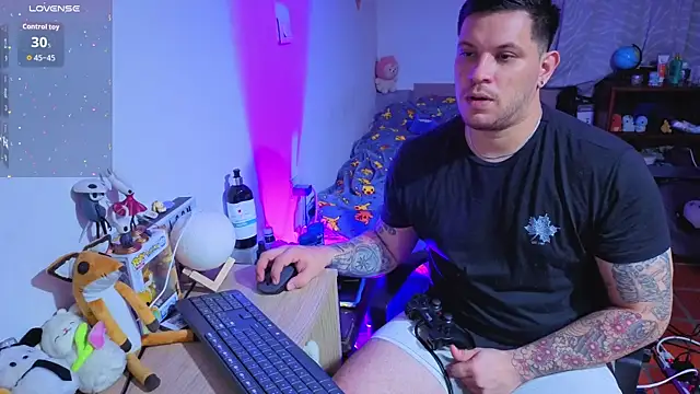 Snapshot of ryden_01 chatting on 01/06/26, 06:50 ryden 01 online show from 01/06/26, 06:50