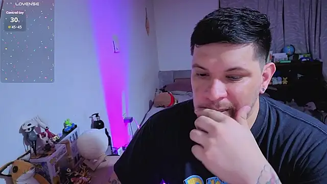 Snapshot of ryden_01 chatting on 02/28/26, 12:44 ryden 01 online show from 02/28/26, 12:44