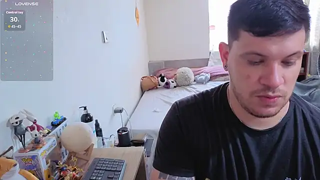 Snapshot of ryden_01 chatting on 03/01/26, 08:11 ryden 01 online show from 03/01/26, 08:11