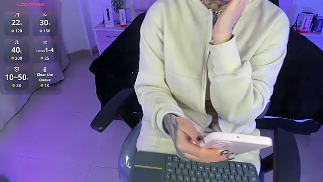 Snapshot of Gyal_8_ chatting on 02/10/26, 05:00 Gyal 8 online show from 02/10/26, 05:00