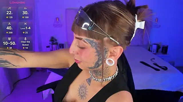 Snapshot of Gyal_8_ chatting on 02/24/26, 04:43 Gyal 8 online show from 02/24/26, 04:43