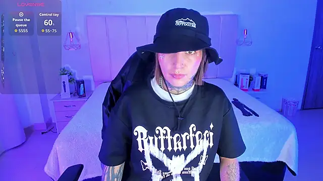 Snapshot of Gyal_8_ chatting on 02/25/26, 05:17 Gyal 8 online show from 02/25/26, 05:17