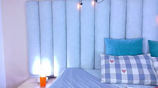 MyApril   online show from 10/04/25, 11:52