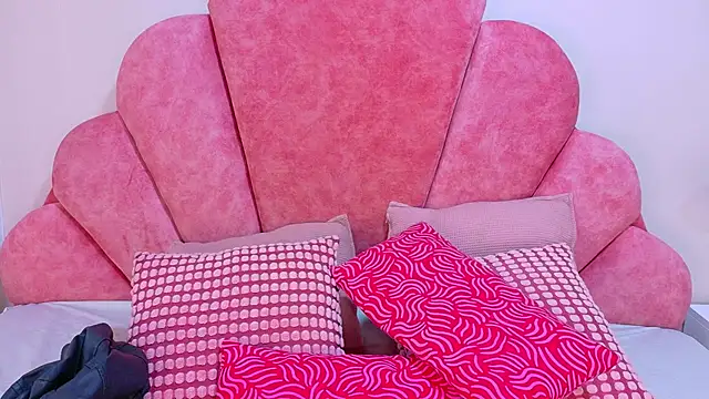 MyApril   online show from 04/10/26, 12:32