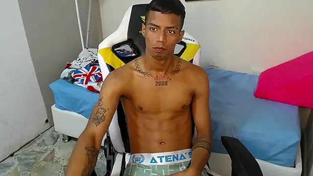 Snapshot of Nando_coll chatting on 11/13/25, 01:10 Nando coll online show from 11/13/25, 01:10