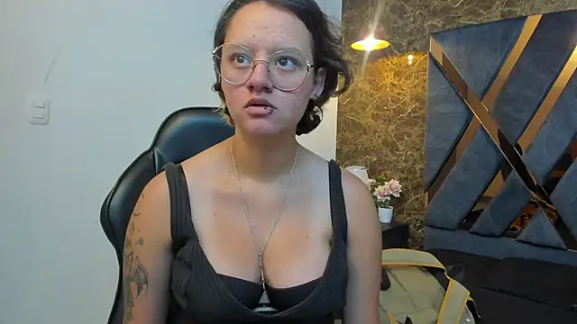 Asami Hattori online show from 10/22/25, 11:21
