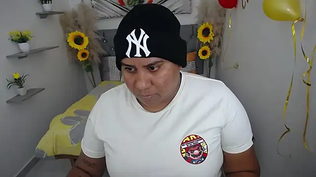 Snapshot of hotlesby_valery chatting on 10/11/25, 07:01 hotlesby valery online show from 10/11/25, 07:01