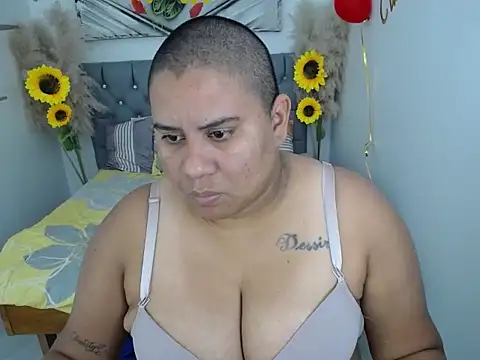 Snapshot of hotlesby_valery chatting on 10/21/25, 12:17 hotlesby valery online show from 10/21/25, 12:17