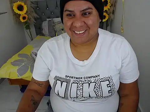 Snapshot of hotlesby_valery chatting on 10/24/25, 12:12 hotlesby valery online show from 10/24/25, 12:12