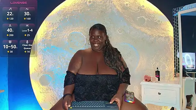 Snapshot of CarolinaGomez_ chatting on 11/04/25, 08:30 CarolinaGomez online show from 11/04/25, 08:30