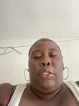 Snapshot of CarolinaGomez_ chatting on 11/18/25, 03:05 CarolinaGomez online show from 11/18/25, 03:05