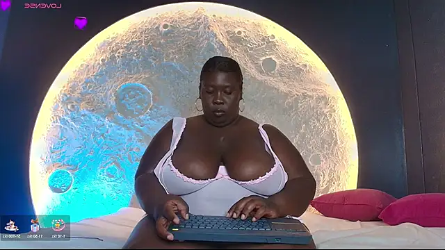 Snapshot of CarolinaGomez_ chatting on 11/22/25, 07:13 CarolinaGomez online show from 11/22/25, 07:13