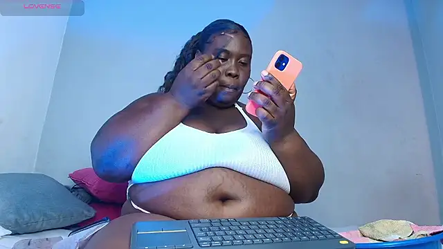 Snapshot of CarolinaGomez_ chatting on 01/16/26, 08:02 CarolinaGomez online show from 01/16/26, 08:02