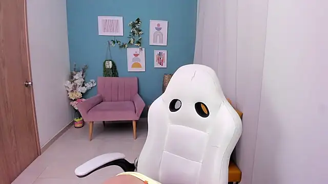 Victoria Jonnesss online show from 11/04/25, 11:42