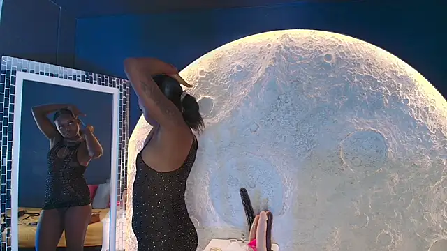 Snapshot of SaraGuzmann chatting on 02/06/26, 03:48 SaraGuzmann online show from 02/06/26, 03:48