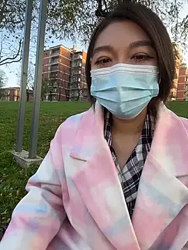 Snapshot of fioralba chatting on 11/09/25, 02:48 fioralba online show from 11/09/25, 02:48