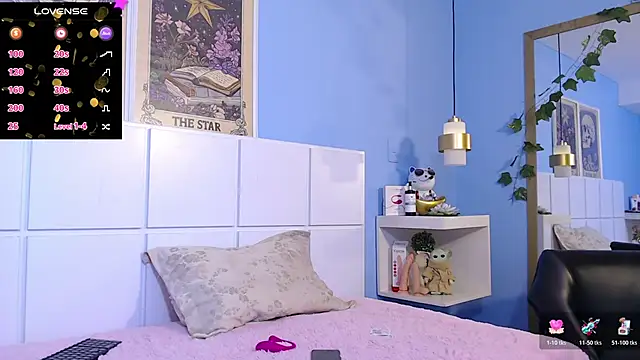 PenelopeBond online show from 10/31/25, 12:50