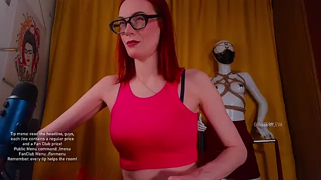 Snapshot of Giantess_Eva chatting on 10/23/25, 05:33 Giantess Eva online show from 10/23/25, 05:33