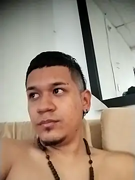 Snapshot of Mohamedxxx13 chatting on 09/22/25, 04:31 Mohamedxxx13 online show from 09/22/25, 04:31