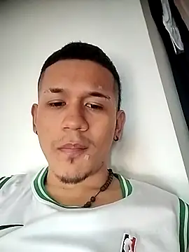 Snapshot of Mohamedxxx13 chatting on 10/01/25, 03:40 Mohamedxxx13 online show from 10/01/25, 03:40