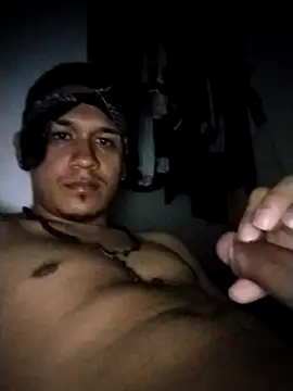 Snapshot of Mohamedxxx13 chatting on 10/15/25, 05:51 Mohamedxxx13 online show from 10/15/25, 05:51