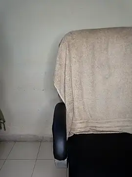 Snapshot of Hey_Jully chatting on 10/11/25, 05:17 Hey Jully online show from 10/11/25, 05:17