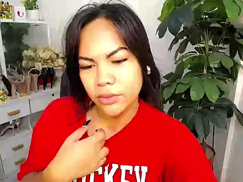 Snapshot of AngelitaDeputouch chatting on 10/25/25, 11:43 AngelitaDeputouch online show from 10/25/25, 11:43