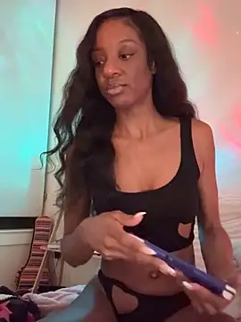 Snapshot of LoveDreaux chatting on 12/05/25, 05:49 LoveDreaux online show from 12/05/25, 05:49