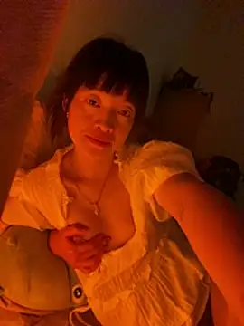 Snapshot of Tramy_xx chatting on 06/23/26, 02:48 Tramy xx online show from 06/23/26, 02:48