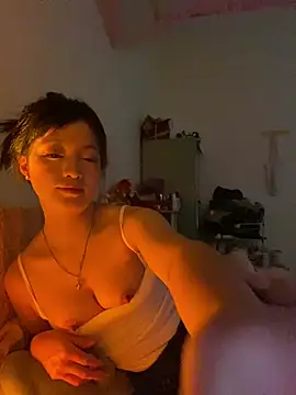 Snapshot of Tramy_xx chatting on 06/25/26, 03:28 Tramy xx online show from 06/25/26, 03:28