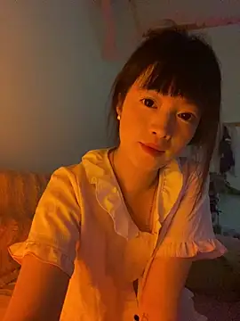 Snapshot of Tramy_xx chatting on 06/27/26, 02:16 Tramy xx online show from 06/27/26, 02:16